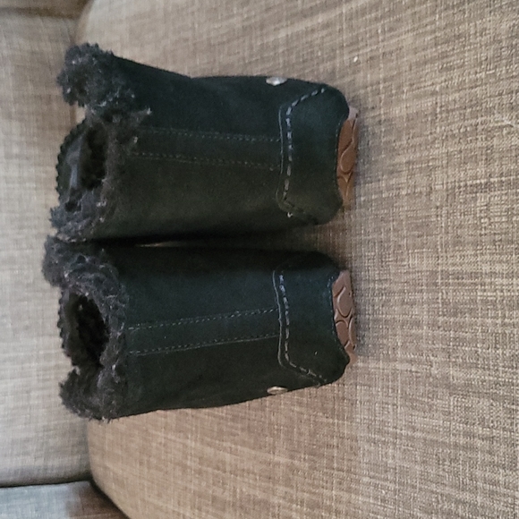 Great UGG moccasins worn 1 time indoors - Picture 4 of 6